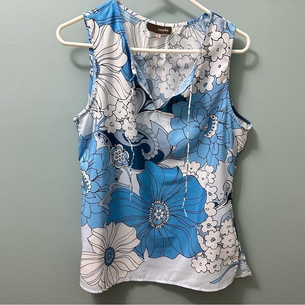 Crosby size 1 sleeveless  Blouse blue/ white floral